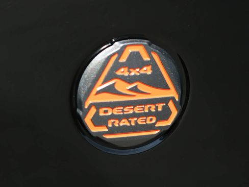 Used 2024 Jeep Gladiator Mojave w/ Technology Group image 9