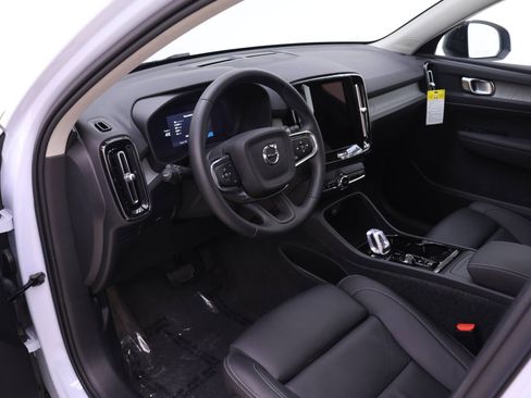 New 2026 Volvo XC40 B5 Plus w/ Protection Package Premier image 6