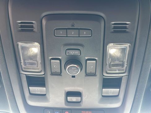 Used 2021 Chevrolet Suburban Z71 w/ Luxury Package AWD/4WD image 24