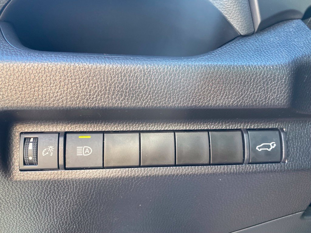 Used 2025 Toyota RAV4 XLE w/ Convenience Package FWD image 26