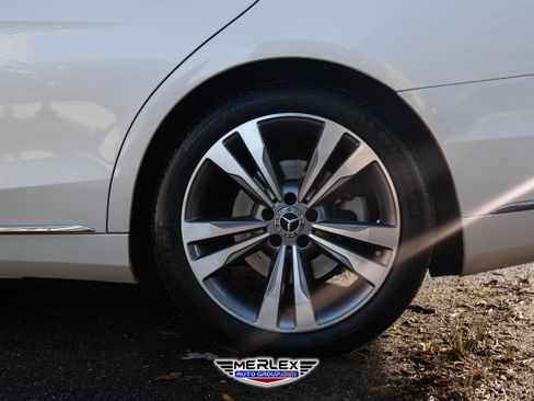 Used 2018 Mercedes-Benz S 560 4MATIC Sedan w/ Premium Package image 12