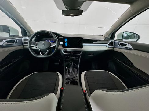 New 2026 Volkswagen Taos SE image 16