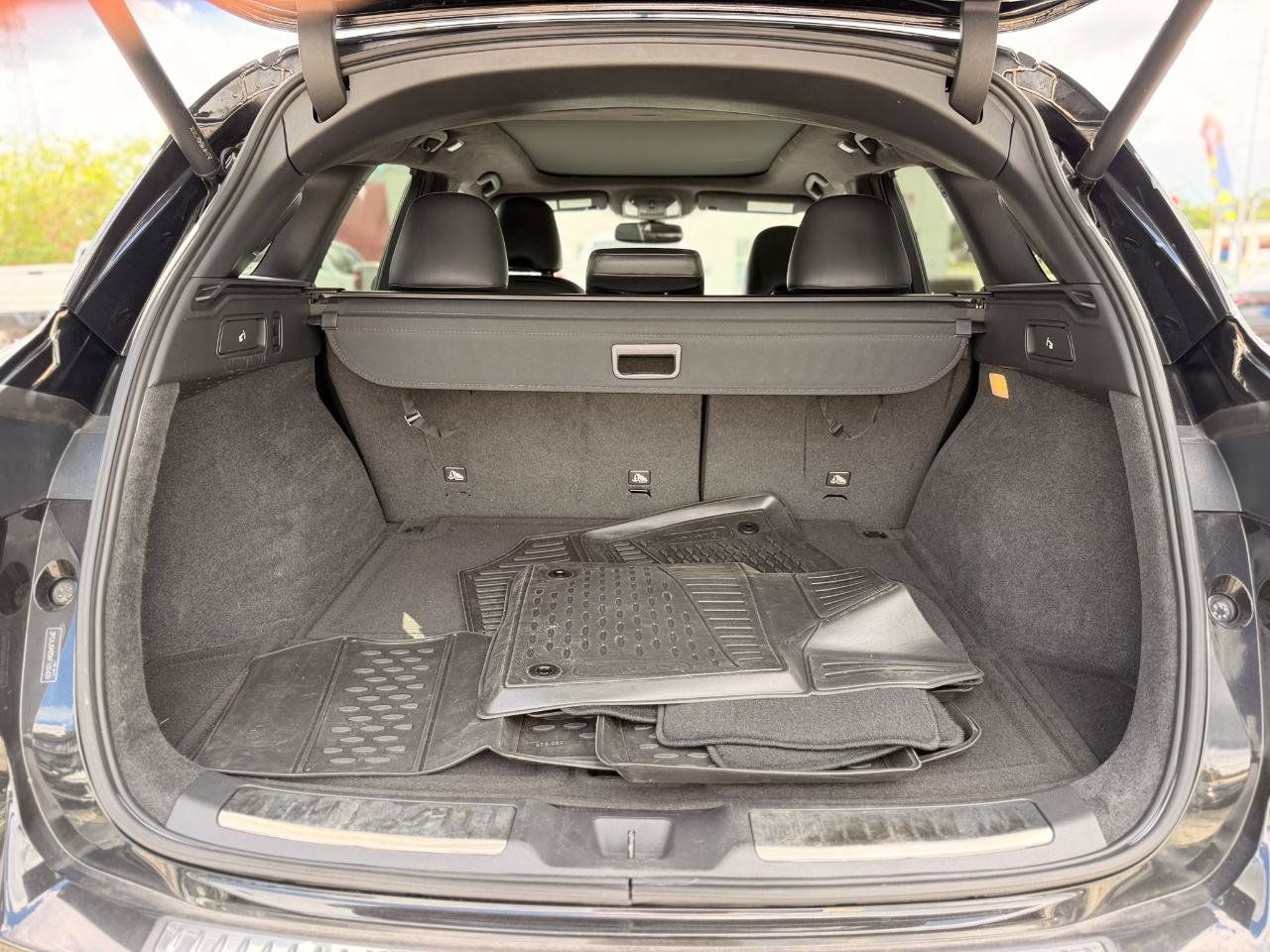 Used 2019 INFINITI QX50 Essential w/ Sensory Package AWD/4WD image 8