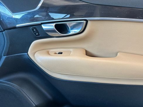 Used 2019 Volvo XC90 T6 Momentum w/ Advanced Package image 22