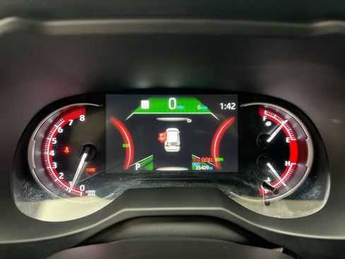 Used 2025 Toyota RAV4 XLE AWD/4WD image 12