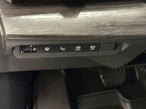 Used 2024 Nissan Ariya AWD image 17