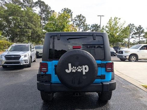 Used 2017 Jeep Wrangler Unlimited Rubicon w/ Connectivity Group image 6