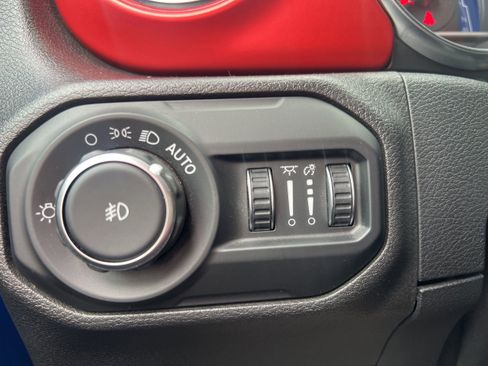 Used 2021 Jeep Wrangler Unlimited Rubicon AWD/4WD image 25