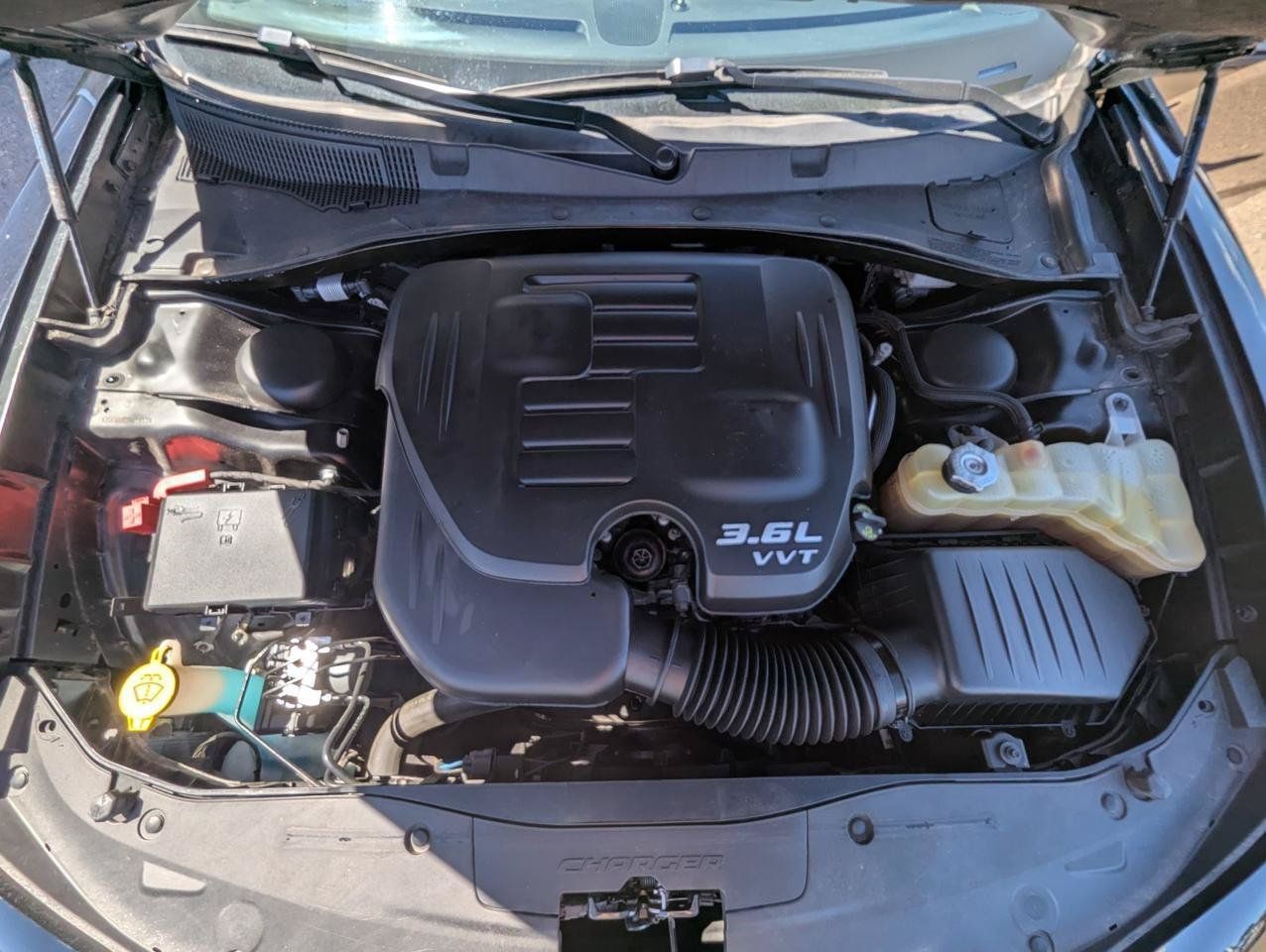 Used 2022 Dodge Charger SXT w/ Leather Interior Group RWD image 31