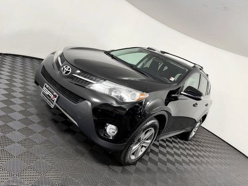 Used 2015 Toyota RAV4 XLE AWD/4WD image 18