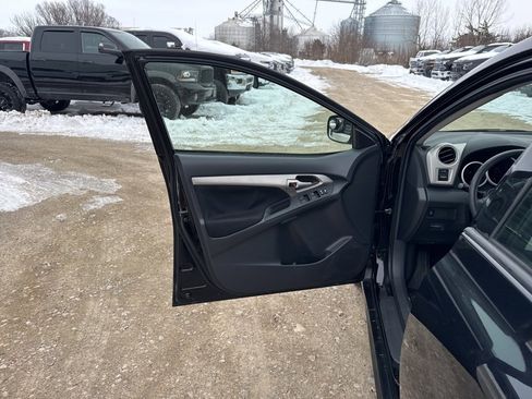 Used 2010 Toyota Matrix image 9