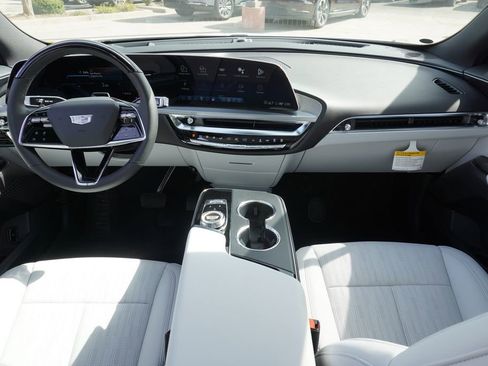 New 2026 Cadillac Lyriq Luxury image 10