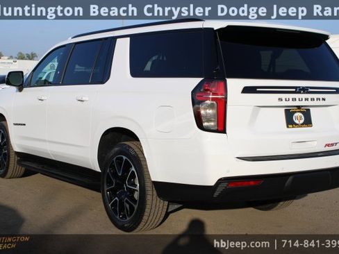 Used 2024 Chevrolet Suburban RST w/ Luxury Package image 3