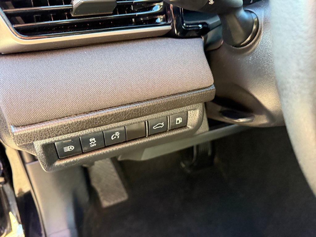 Used 2026 Toyota Camry LE AWD/4WD image 27