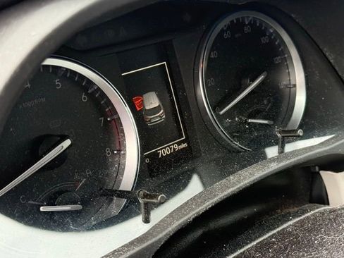 Used 2018 Toyota Highlander Limited image 9