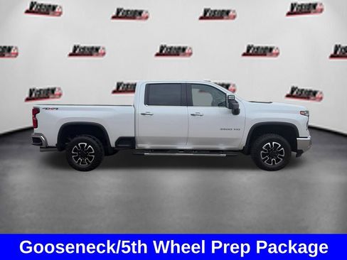 Used 2024 Chevrolet Silverado 3500 LTZ AWD/4WD image 4