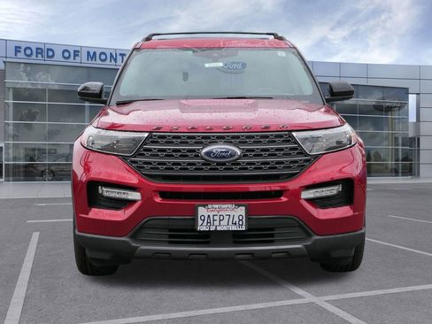 Used 2022 Ford Explorer XLT w/ Equipment Group 202A image 9