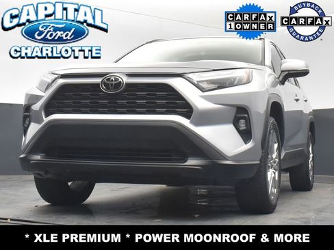 Used 2022 Toyota RAV4 XLE Premium image 21