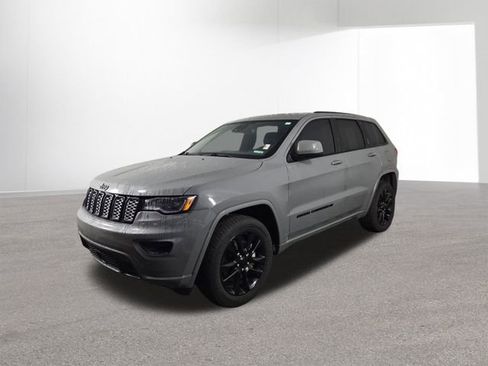 Used 2022 Jeep Grand Cherokee Laredo X image 2