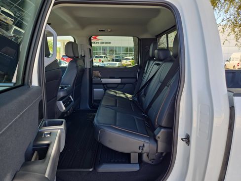 Used 2025 Ford F350 Lariat w/ Lariat Ultimate Package AWD/4WD image 13