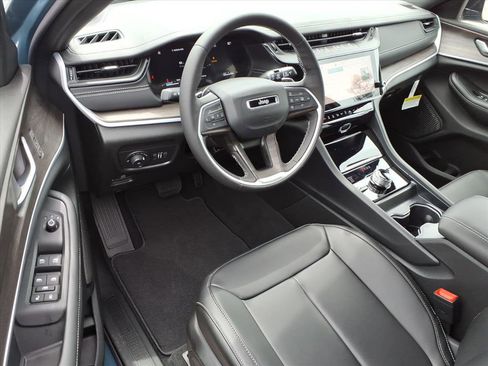 New 2026 Jeep Grand Cherokee Limited AWD/4WD image 19
