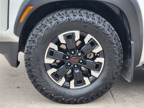 Used 2022 Nissan Frontier Pro-X RWD image 9