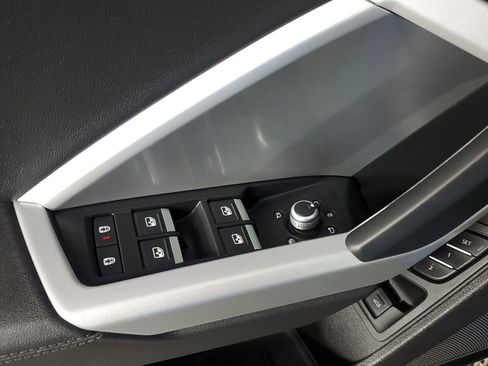 Certified 2022 Audi Q3 2.0T Premium Plus w/ Premium Plus Package image 31