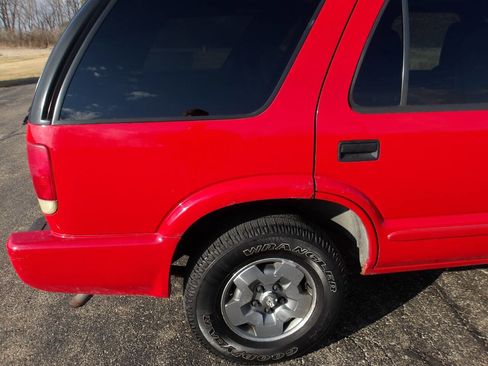 Used 2002 Chevrolet Blazer LS w/ Preferred Equipment Group image 32