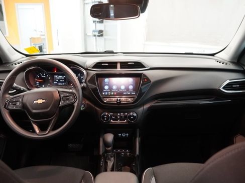 Used 2023 Chevrolet TrailBlazer LT w/ Convenience Package FWD image 18