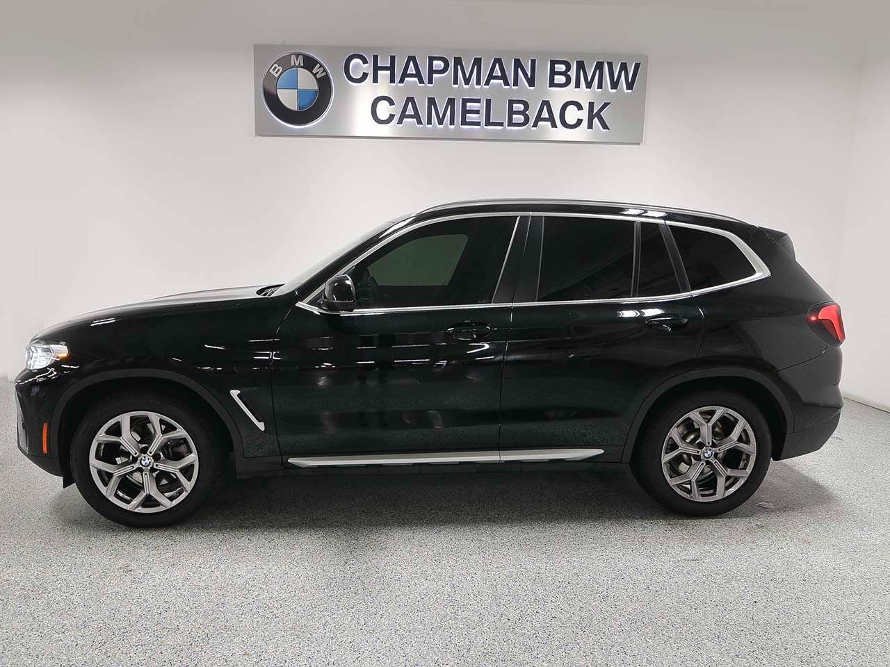 Used 2023 BMW X3 xDrive30i w/ Convenience Package AWD/4WD image 3