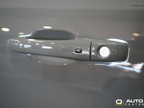 Used 2025 Dodge Durango R/T w/ Blacktop Package image 11