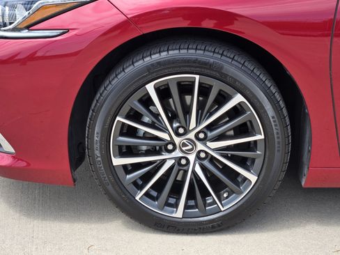 Used 2025 Lexus ES 350 w/ Premium Package FWD image 14