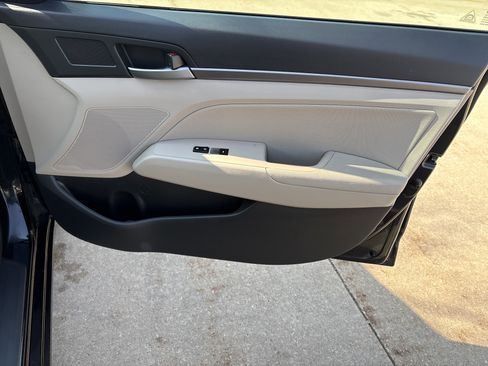 Used 2017 Hyundai Elantra Value Edition image 17