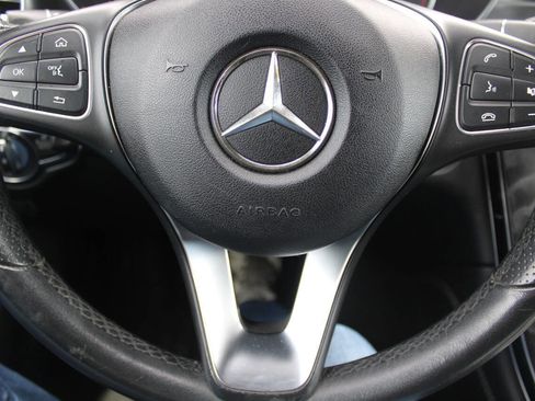 Used 2018 Mercedes-Benz GLC 300 4MATIC image 14