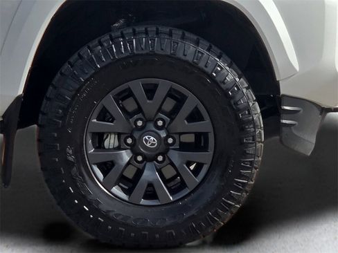 Certified 2023 Toyota Tacoma SR5 image 11