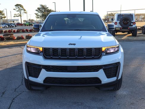 New 2026 Jeep Grand Cherokee Altitude RWD image 3