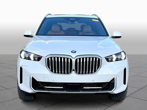 Used 2024 BMW X5 xDrive40i w/ Parking Assistance Package image 3