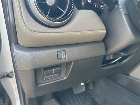 Used 2024 Chevrolet Colorado ZR2 w/ ZR2 Convenience Package III image 17