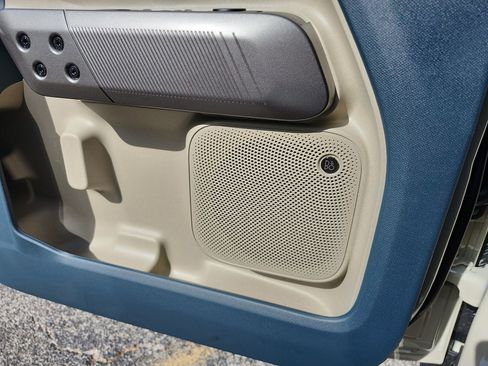 Certified 2025 Ford Maverick Lariat image 26