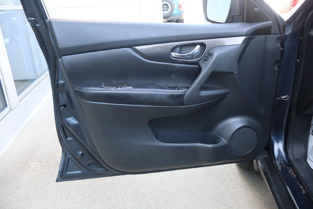 Used 2016 Nissan Rogue SL w/ SL Premium Package AWD/4WD image 13