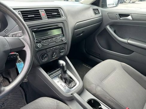 Used 2013 Volkswagen Jetta S FWD image 28