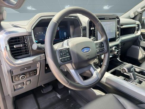 Used 2025 Ford F150 Lariat w/ Equipment Group 501A Mid image 4