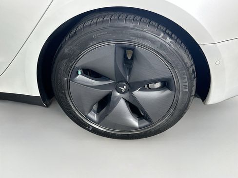 Used 2020 Tesla Model 3 Standard Range Plus image 11