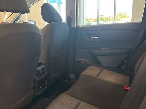 Used 2024 Nissan Rogue SV image 11