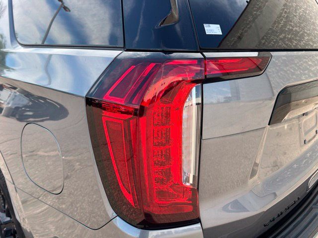 Used 2021 GMC Yukon Denali w/ Denali Premium Package AWD/4WD image 11
