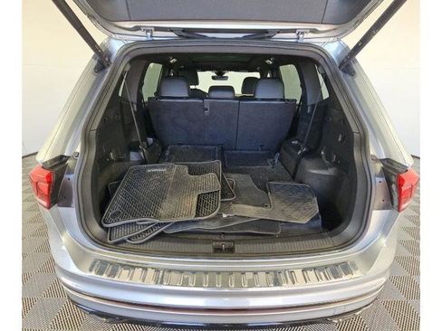 Used 2022 Volkswagen Tiguan SE R-Line image 10