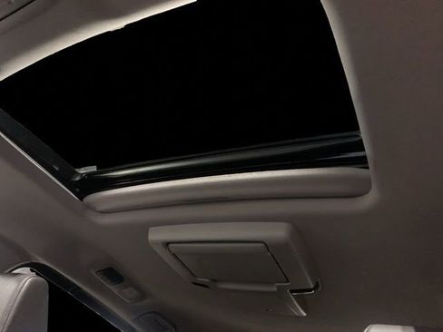 Used 2018 Honda Odyssey Elite image 16