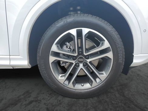 Used 2025 Audi Q5 Premium w/ Convenience Package AWD/4WD image 6