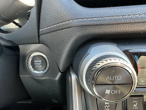 Used 2025 Toyota RAV4 XLE Premium FWD image 33