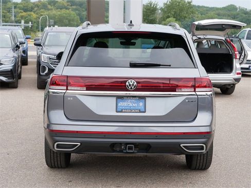 Certified 2025 Volkswagen Atlas SE image 6